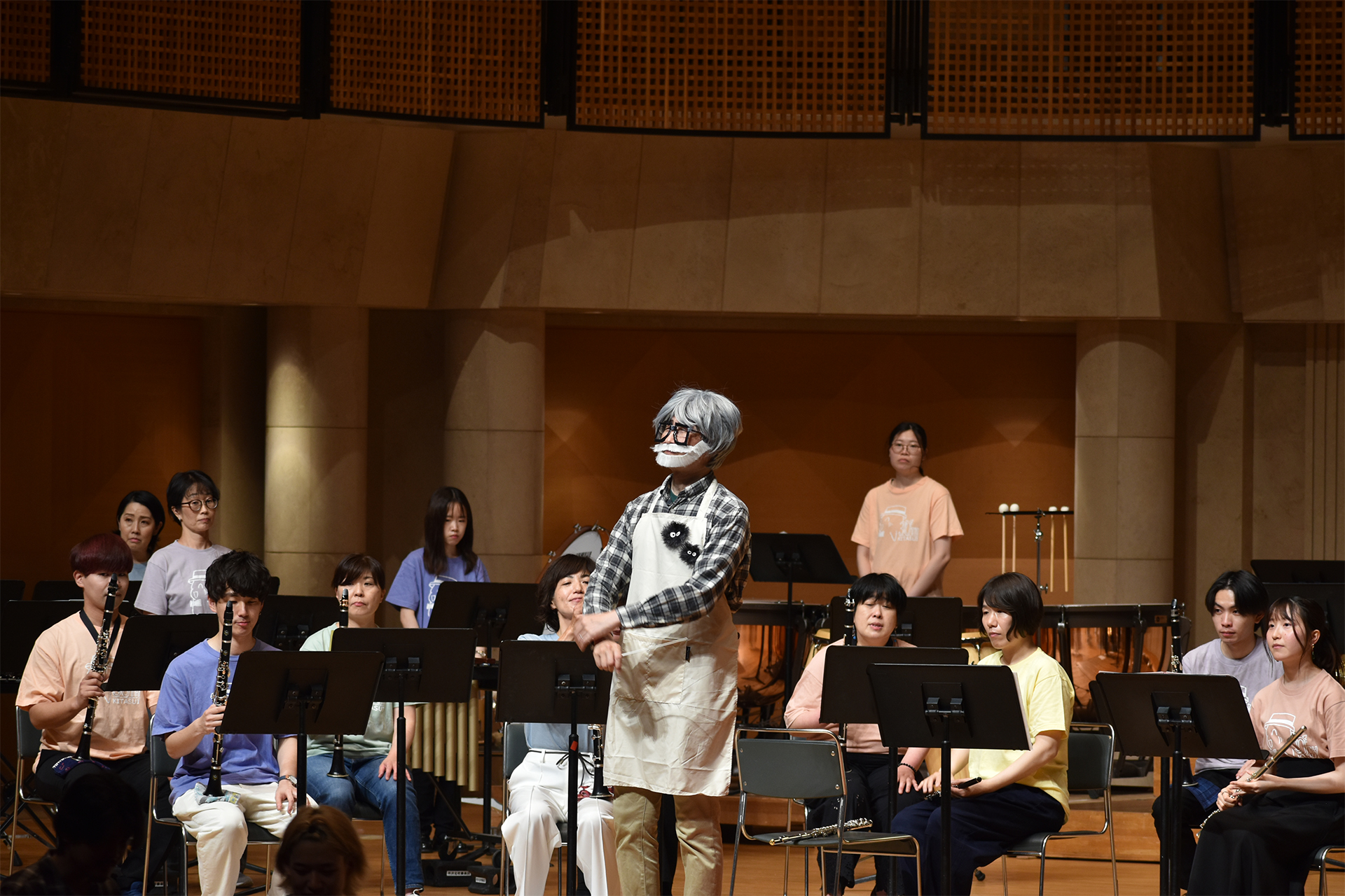 団員指揮者：バブ横川（横川孝広）